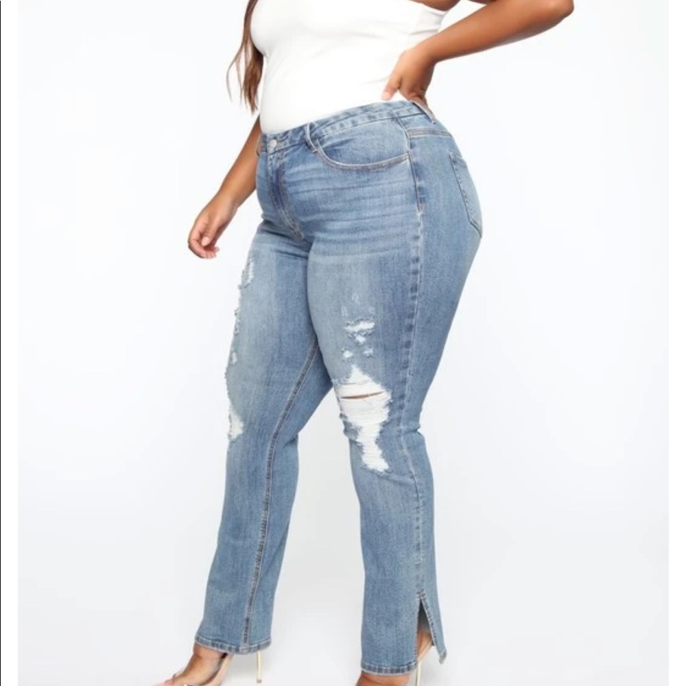 NEW ❤️ PLUS SIZE DISTRESSED DENIM